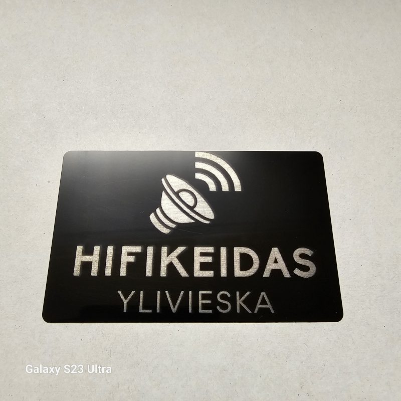 Alumiininen käyntikortti