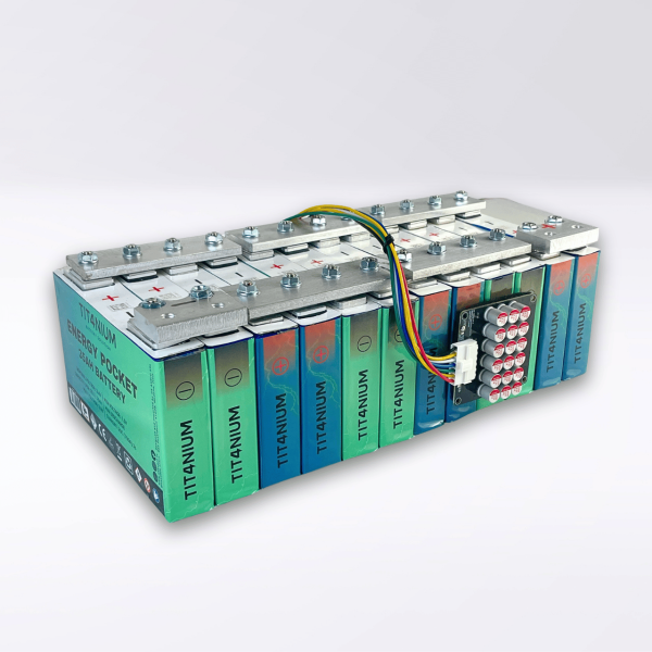 LTO TITANIUM 14.4V 70Ah Battery - 12 Cells with BMS and Bars - 35x17.4x12cm